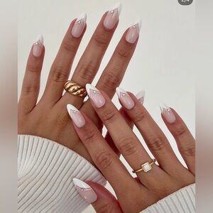 Celebritips Pink French Tip Press-On Nails Medium Almond “I’m best dressed”